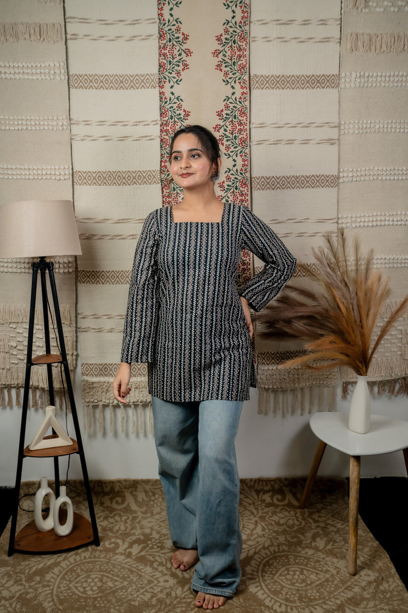 Veerja Black Back-Tie Kurti