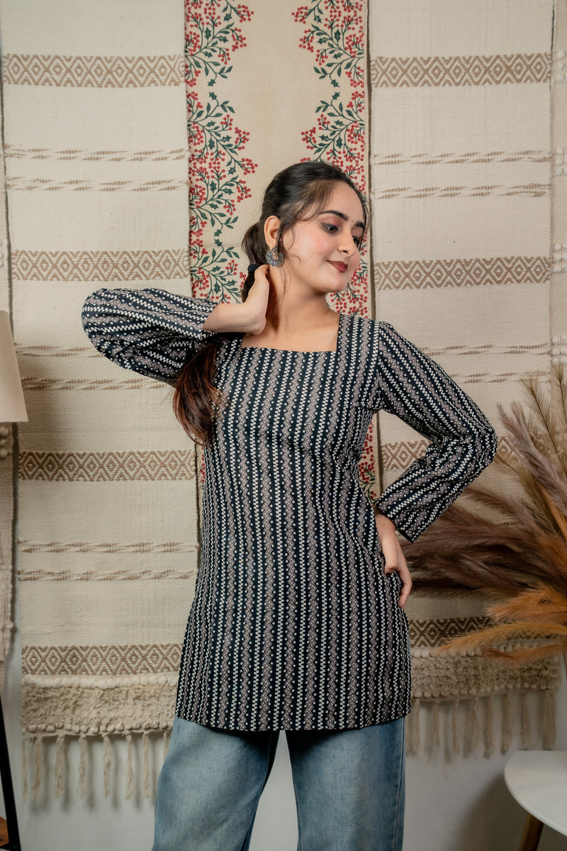 Veerja Black Back-Tie Kurti