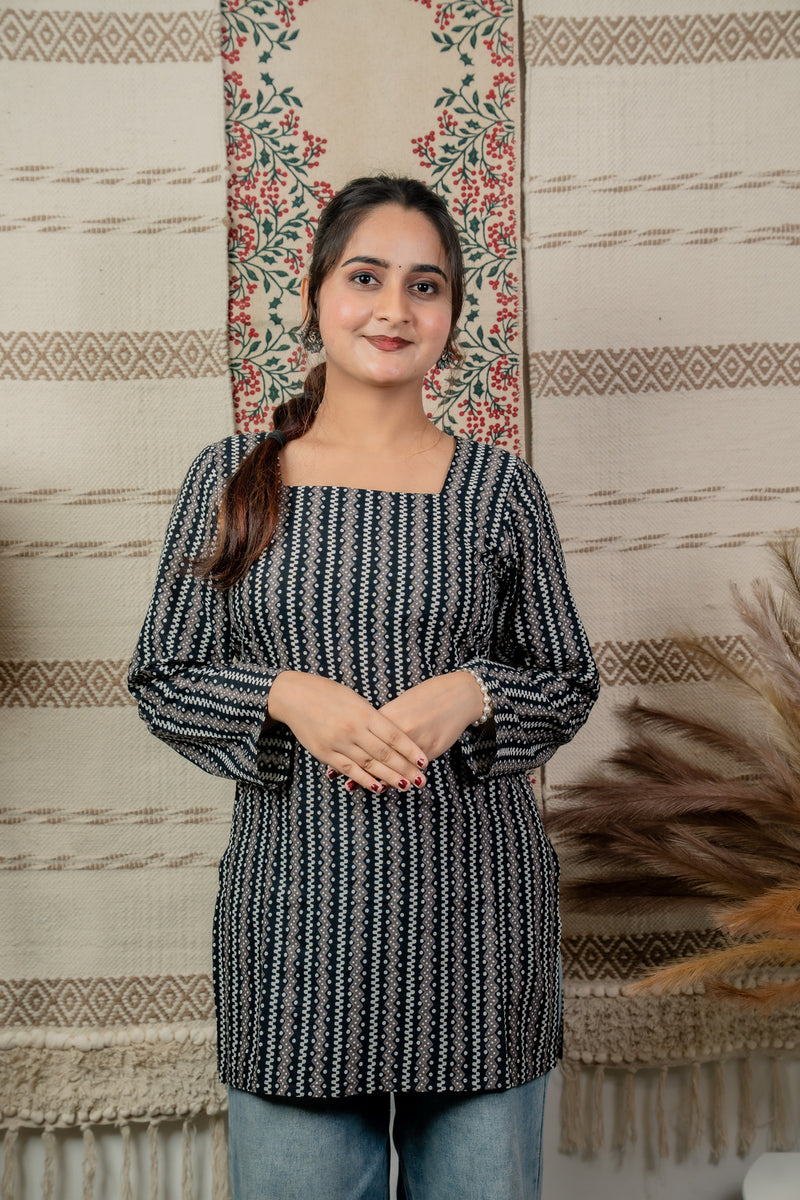 Veerja Black Back-Tie Kurti