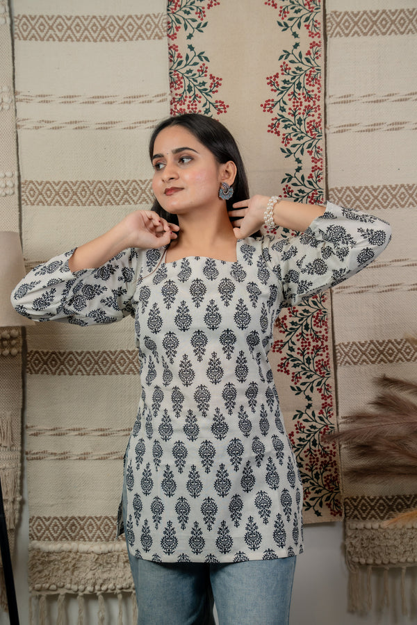 Veerja White Back-Tie Kurti