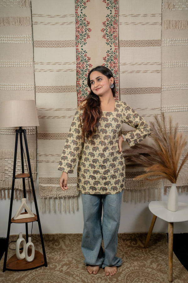 Veerja Creme Back-Tie Kurti