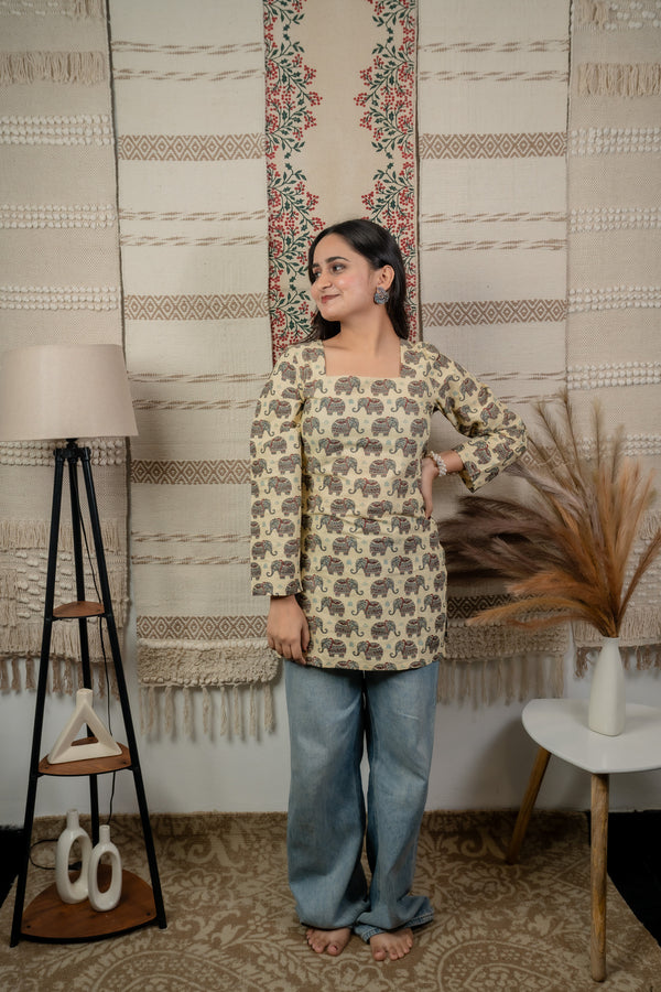 Veerja Creme Back-Tie Kurti