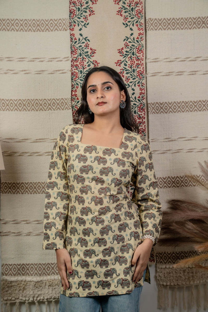 Veerja Creme Back-Tie Kurti